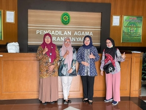 KUNJUNGAN TIM BALAI DIKLAT KEAGAMAAN SEMARANG KE PENGADILAN AGAMA KARANGANYAR